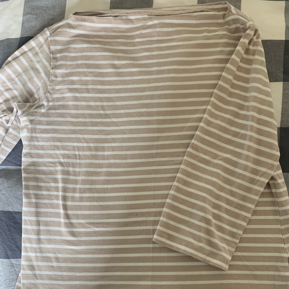Super cute nude top!👚